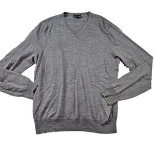 Club Monaco Men's Classic Gray V-neck 100% Italian Merino‎ Wool Sweater Sz L